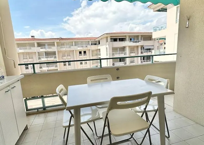 Au Coeur D'antibes - Clim, Piscine Et Parking 昂蒂布